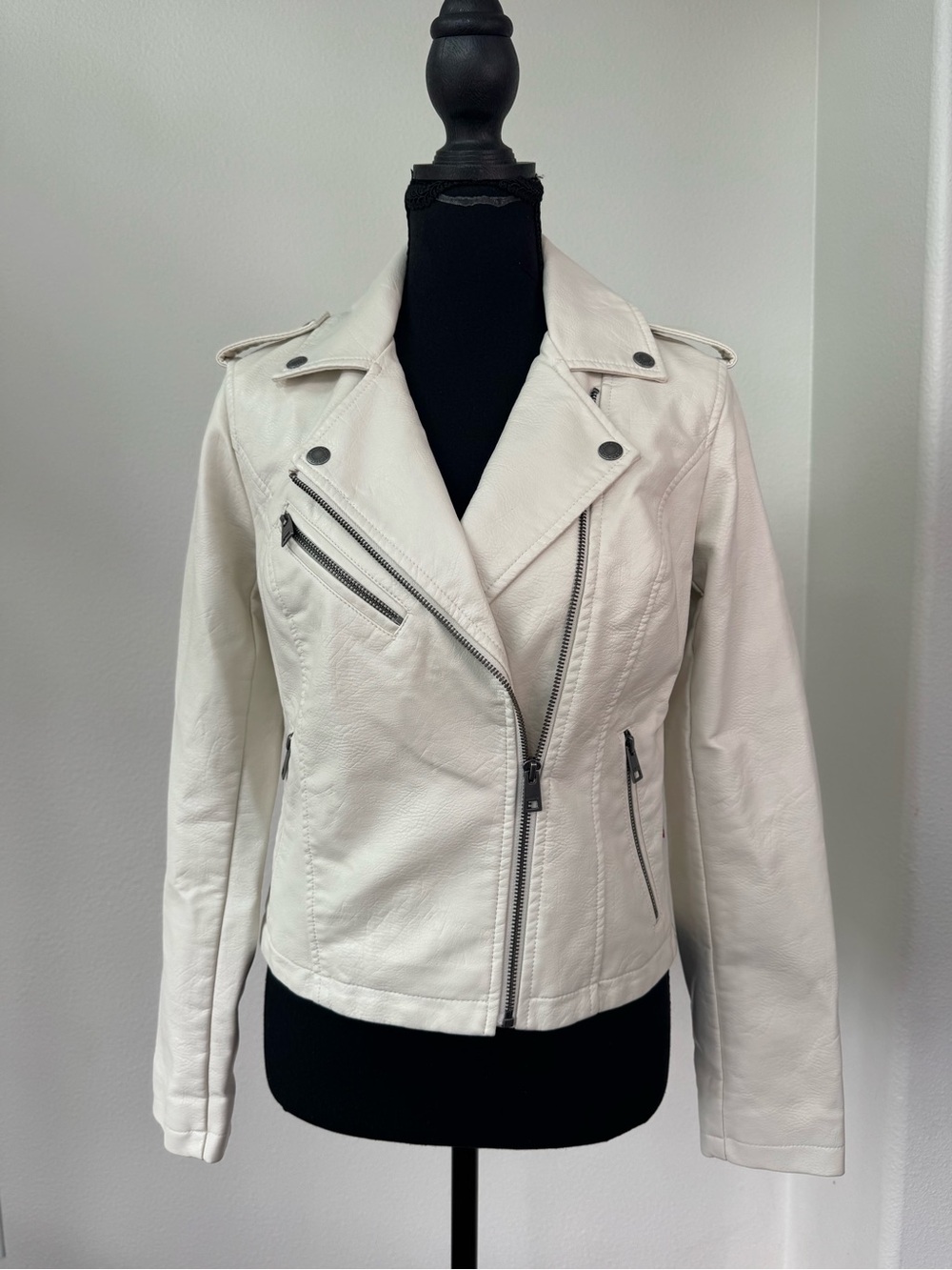NWT Levi’s Ivory Faux Leather Moto Jacket XS